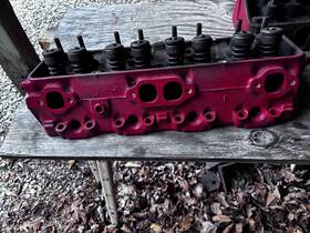 463624 Chevrolet Pair Of Small Block Chevy Cylinder Heads-used