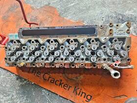 8104061 Cummins 4942132 Freightliner M2106 Truck 8.3 Isc 285 Diesel Engine Cylinder Head