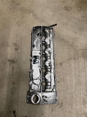 A6470160105 Dodge 6470160105 Om647 Look 2004-2006 Mercedes Sprinter 2.7 Diesel Valve Cover