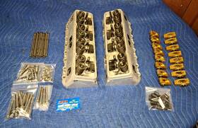 Edelbrock 671 871 Small Block Chevy Victor Jr Cylinder Heads Crane Gold Rockers Arp