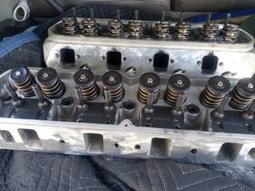 77179-89 Edelbrock 77189 Used Victor Jr Cylinder Head Assembled Ford 289 302 351w