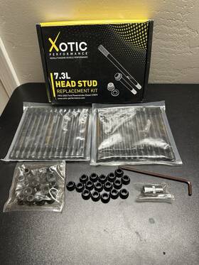 Cp879 Ford Xotic 7.3l Diesel Head Stud Kit 1993-2002 For Parts Only Read As Is