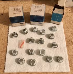 C9az-6571-a Ford Motor Co. Nos Boss 429 Specials Valve Stem Seals - 16 Pcs. Genuine