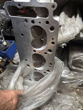 1160162801 Mercedes-benz V8 Cylinder Head W116 Sl R107 Slc W126