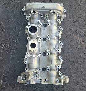 A2640107001 Mercedes-benz Engine 4 Cylinder Head Top Cover Aluminum Alloy Oem