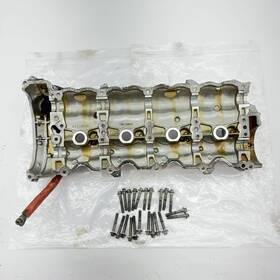 F0103-n2 Mercedes-benz 11-20 X166 Gl450 E550 S550 Right Passenger Cylinder Head Cover Oem
