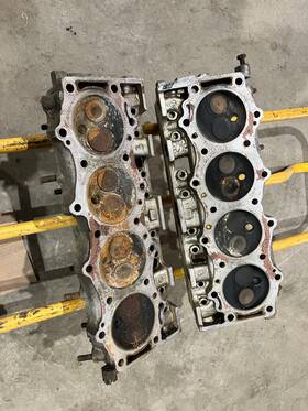 588534 Oldsmobile Pair Gm 215 V8 Aluminum Cylinder Head