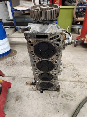 908067 Peugeot Cylinder Head Xud 9 Diesel