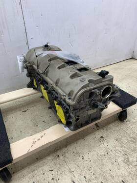 94810401526 Porsche 2011 - 2018 Cayenne 4.8l V8 Left Cylinder Head With Valve Cover Without Cams
