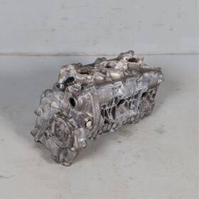 99610400403 Porsche 1999-2001 911 996 3.4 Right Cylinder 4-6 Head Oem Used