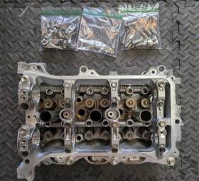 11101-31240 Toyota 2gr-fe 3.5l V6 Cylinder Head With Camshaft Carrier Oem Single