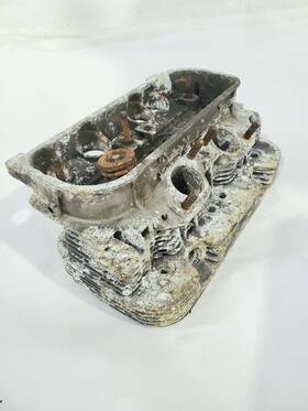 021101371a Volkswagen 1972 Transporter Oem Cylinder Head As Is Non Tested