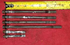 505235280 Vor 2002 530 En-e Vertematti Off Road Head Cylinder Bolts Studs